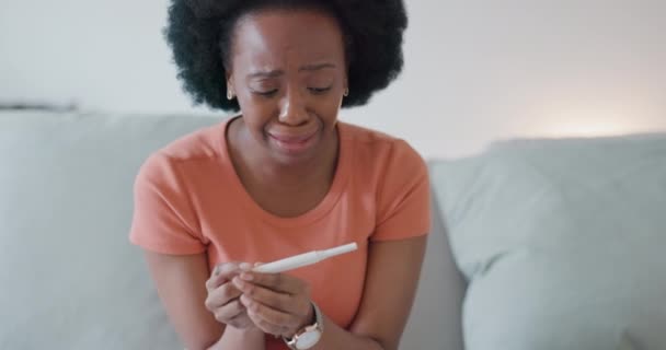 Mulher Triste Chorando Com Teste Gravidez Problema Com Infertilidade Casa — Vídeo de Stock