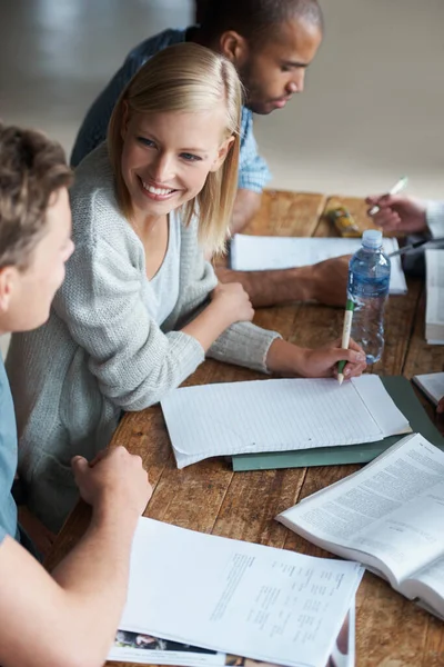 Denk Dat Klaar Ben Voor Quiz Een Groep Studenten Die — Stockfoto