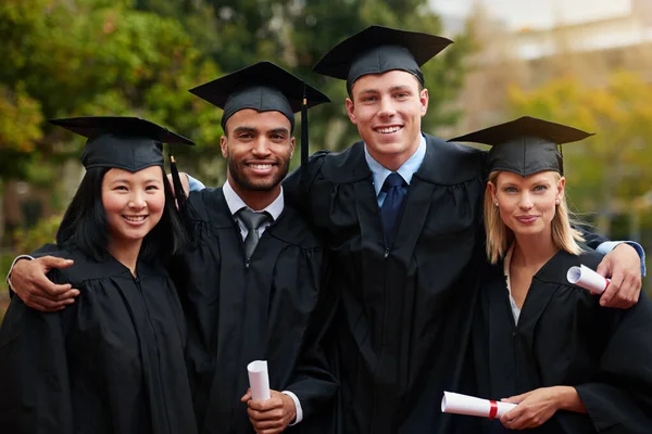 Difficult Roads Often Lead Beautiful Destinations Group College Graduates Standing — Stock Photo, Image