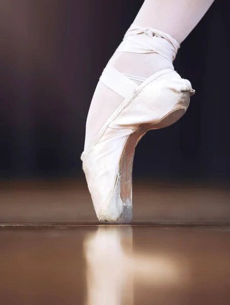 Ballet Schoenen Dansvrouw Vloerbalans Met Flexibele Motion Fitness Schoenen Close — Stockfoto