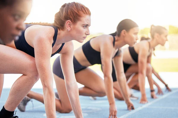 Löpning Tävling Sport Start Och Kvinnor Maraton Race För Fitness — Stockfoto