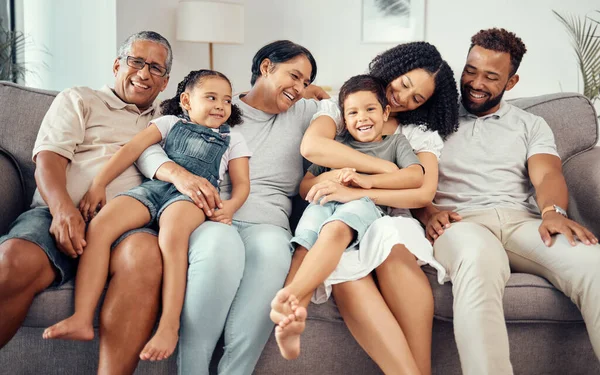 Amor Crianças Com Avós Uma Grande Família Como Mãe Pai — Fotografia de Stock