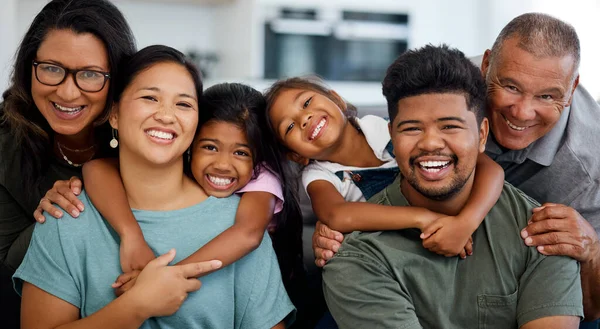 Retrato Amor Grande Família Nova Zelândia Feliz Por Desfrutar Tempo — Fotografia de Stock