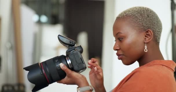 Fotografer Fashion Dan Pemotretan Dengan Seorang Wanita Fotografi Profesional Bekerja — Stok Video