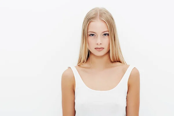 Jej Uroda Jest Niezaprzeczalna Studio Nakręciło Portret Bezbłędnie Pięknej Blondynki — Zdjęcie stockowe