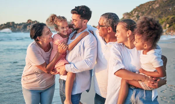 Glückliche Große Familie Liebe Und Strandurlaub Brasilien Urlaub Oder Sommerreise — Stockfoto