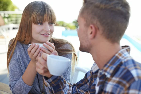 Maneira Perfeita Começar Dia Com Você Jovem Casal Desfrutando Café — Fotografia de Stock