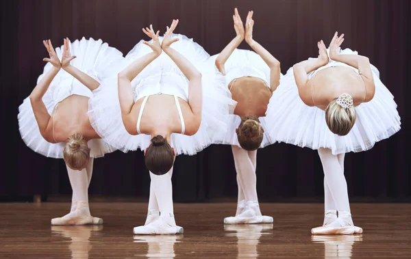 Bailarina Ballet Trabajo Equipo Mujeres Escenario Baile Juntos Para Colaboración — Foto de Stock