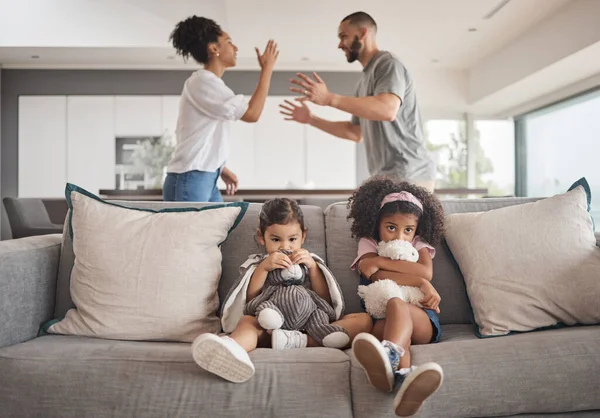 Boze Ouders Trieste Kinderen Echtscheidingskoppel Woonkamer Van Probleem Familieconflict Uit — Stockfoto