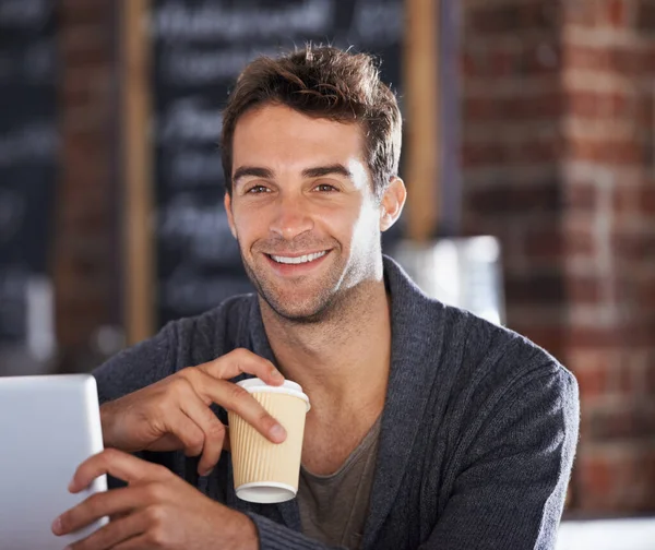 Free Wifi Young Man Enjoying Coffee While Working His Laptop — Stock Photo, Image