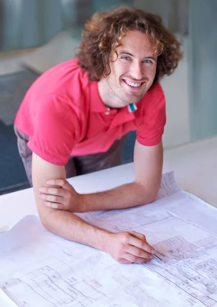Erstellung Der Blaupause Ein Junger Architekt Arbeitet Einem Hausplan — Stockfoto
