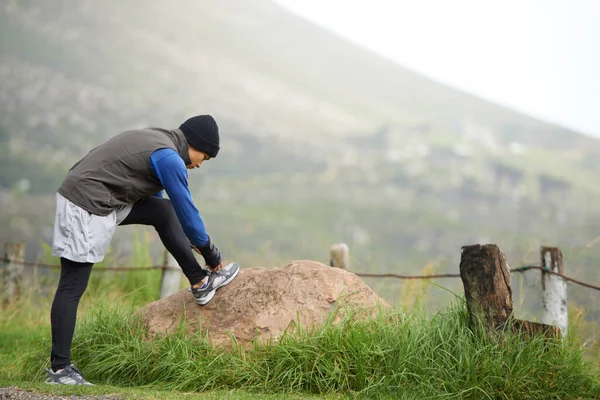 Genieten Van Een Ochtend Joggen Volledige Lengte Van Een Jonge — Stockfoto