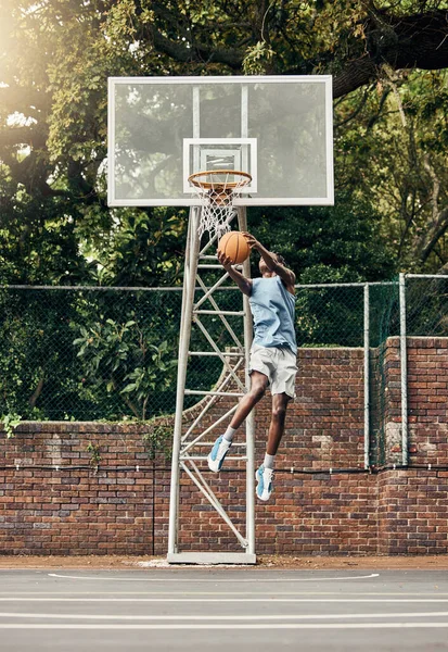 Pallacanestro Salto Uomo Sportivo Sul Campo Basket Che Lavora Sul — Foto Stock