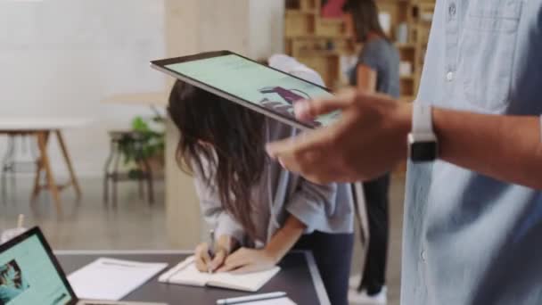 Tablet Equipo Negocios Digital Trabajo Los Trabajadores Empresa Inicio Internet — Vídeos de Stock