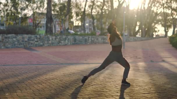 Tańcząca Kobieta Miami Hip Hop Street Dancer Performance Ruch Ciała — Wideo stockowe