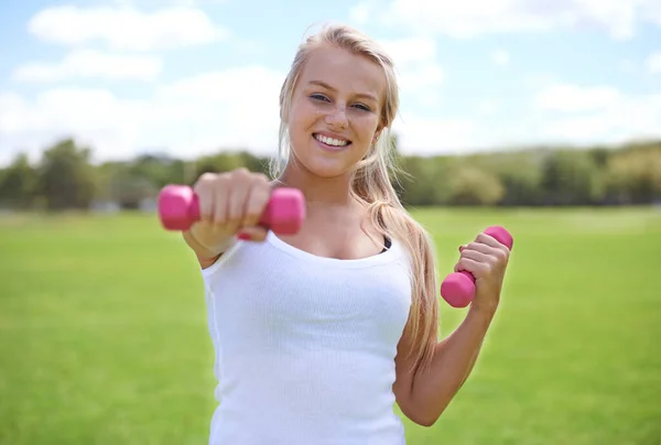 Sonnenschein Und Bewegung Eine Gruppe Junger Frauen Die Freien Sport — Stockfoto