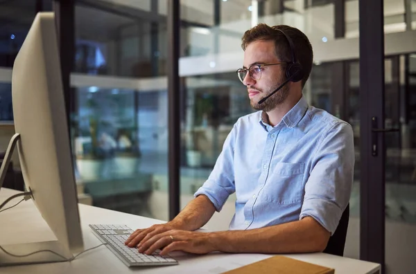 Callcenter Webkommunikation Und Geschäftsmann Der Als Berater Als Telemarketing Unternehmen — Stockfoto