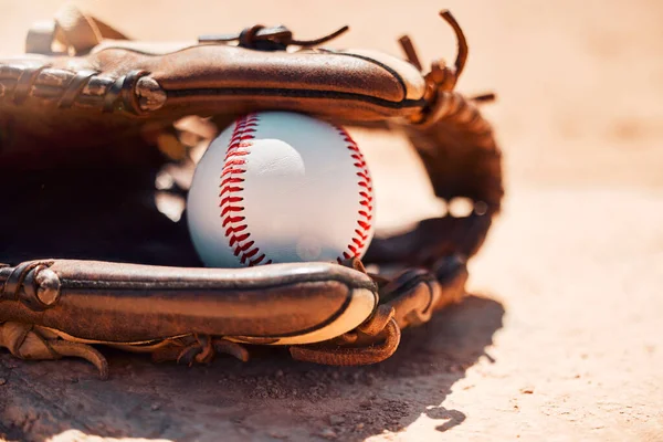 Baseball Sport Esercizio Fisico Con Palla Guanto Una Piastra Base — Foto Stock