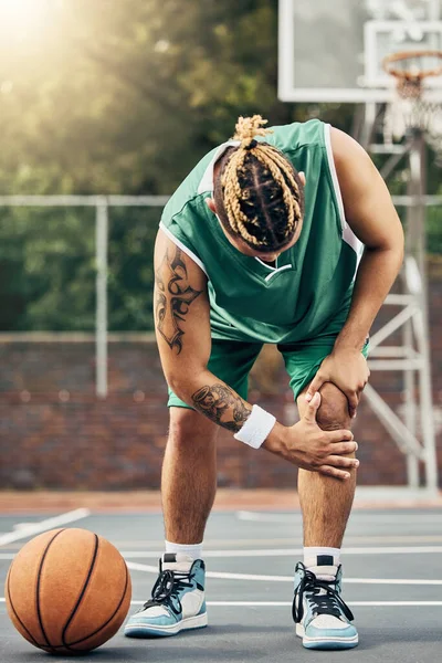 Basketballverletzung Muskelfaserriss Und Ein Mann Mit Medizinischem Notfall Bei Einem — Stockfoto