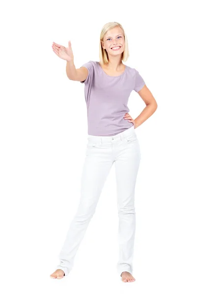 Beveel Dit Product Aan Mooie Jonge Vrouw Geïsoleerd Wit Presenteren — Stockfoto