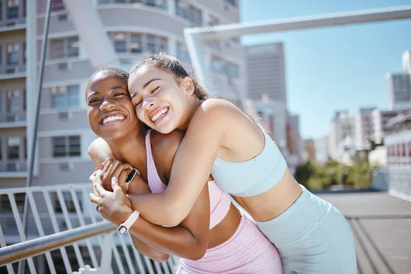 Fitness Město Objetí Ženy Pár Motivací Cvičení Cvičení Láska Trénink — Stock fotografie