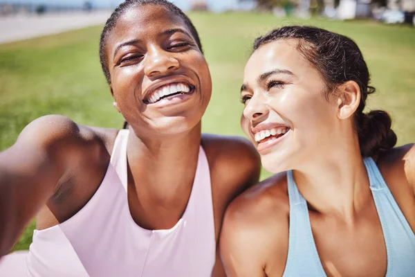 Woman Fitness Friends Smile Selfie Sports Exercise Workout Training Together — Stock Photo, Image