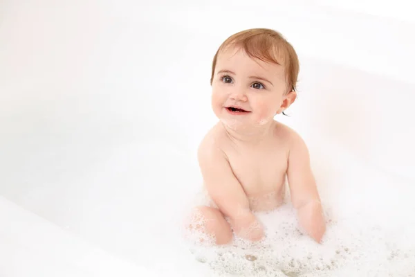 Its Easy Get Baby Bathtub Cute Baby Girl Bathtub — Stock Photo, Image