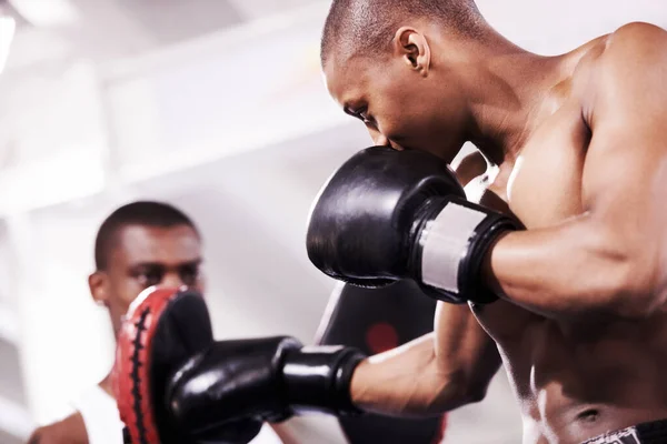 Macht Weiter Ein Boxer Übt Mit Seinem Sparringspartner Ring — Stockfoto