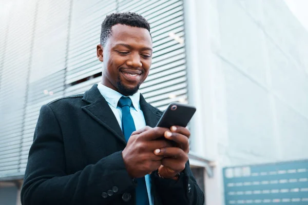 Telefon Boldog Fekete Férfi Üzleti Városban Utcán Vagy Szabadban Közösségi — Stock Fotó