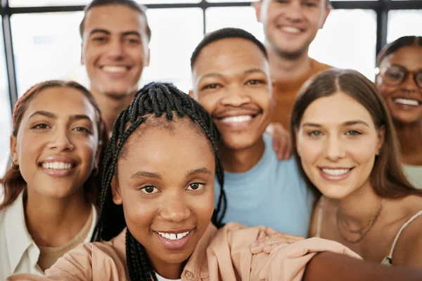 Happy Student Selfie Diversity Friends Team Building Mission Collaboration Library — Stock Photo, Image