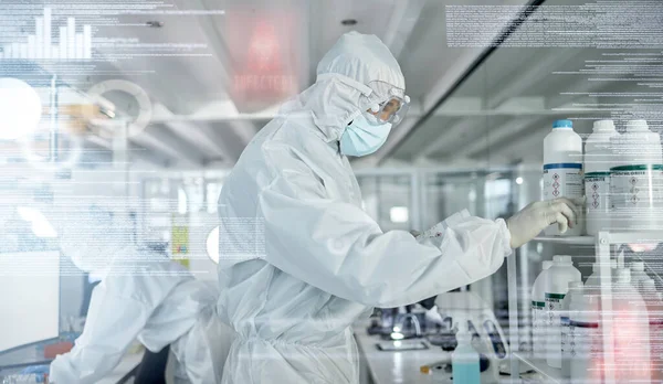 Vetenskap Forskning Och Covid Med Ingenjör Som Arbetar Ett Medicinskt — Stockfoto