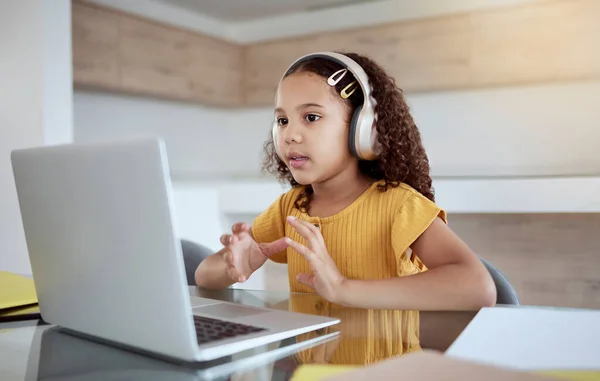 Menina Laptop Vídeo Chamada Line Para Aprendizagem Educação Estudo Sua — Fotografia de Stock