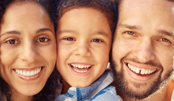 Família Feliz Sorriso Com Dentes Saudáveis Juntos Zoom Retrato Para — Fotografia de Stock