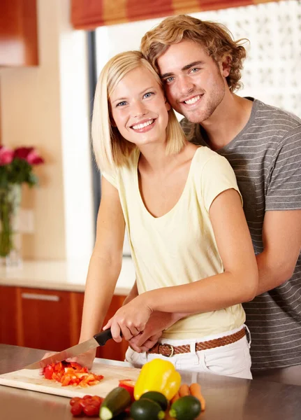 Food Lovers Portrait Young Couple Cooking Kitchen — Stock Photo, Image