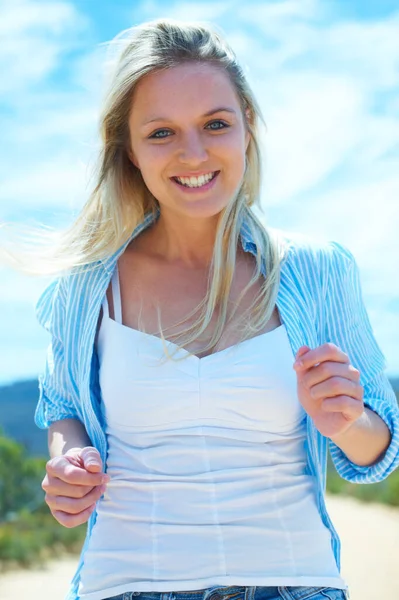 Fresh Faced Summer Beauty Portrait Pretty Young Woman Looking Positive — Stock Photo, Image
