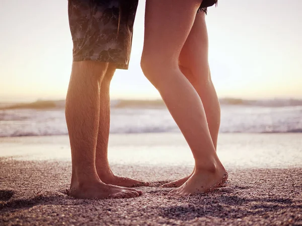Summer Love Beach Legs Couple Sunset Together Support Travel Happy — Stock Photo, Image