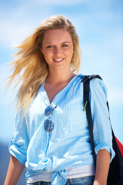 Simple Style Suits Best Beautiful Young Woman Looking Summery Smiling — Stock Photo, Image