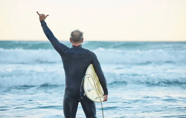 Stranden Friheten Och Mannen Surfa Semester Vid Havet Australien För — Stockfoto