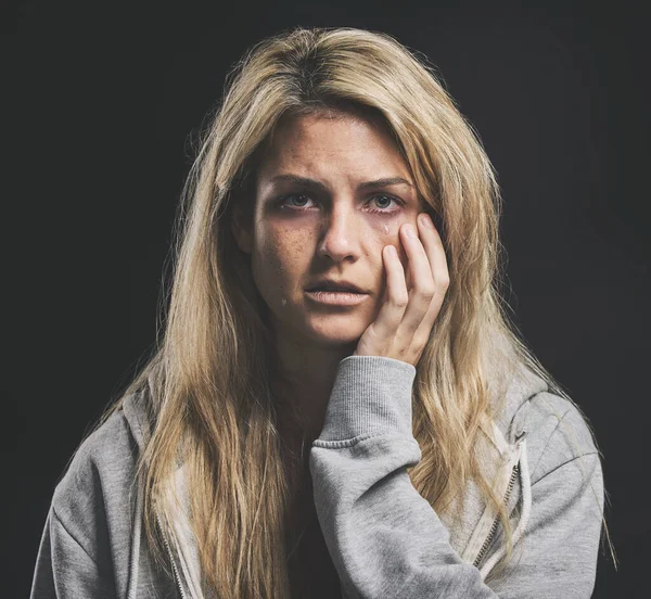 Retrato Depresión Mujer Con Salud Mental Trauma Pensamientos Oscuros Solos — Foto de Stock
