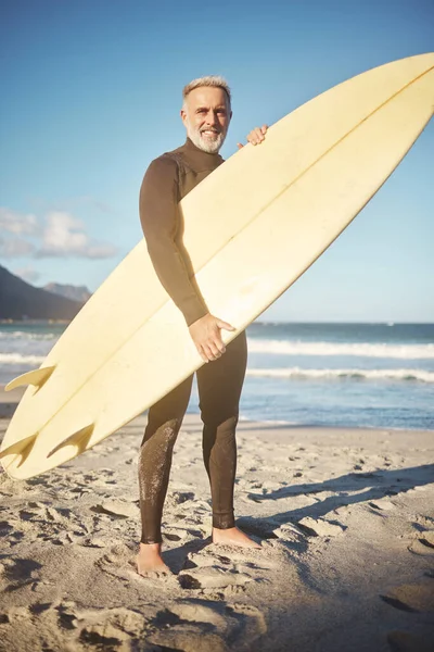 Surfen Sand Und Meer Mit Einem Mann Strand Zum Surfen — Stockfoto