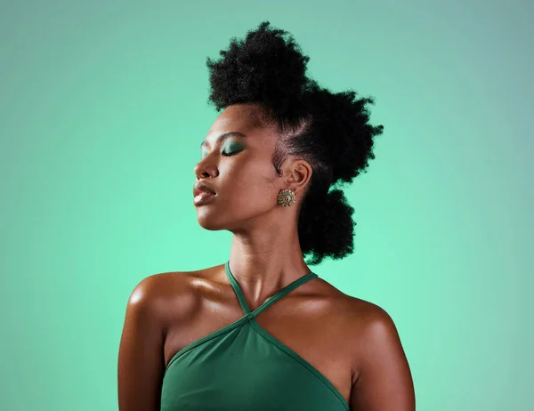 Stock image Beauty in green, makeup or black woman portrait of sexy afro model with fashion, facial makeup or hair care with designer jewelry. Trendy, cosmetics art or edgy girl from Atlanta in studio.