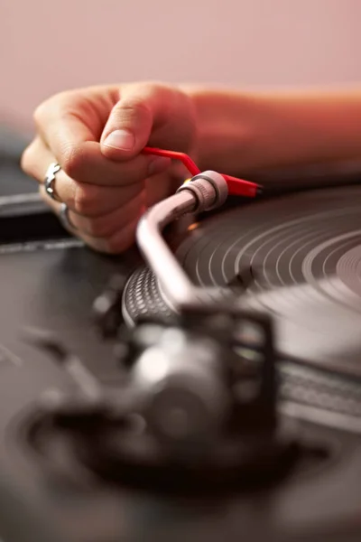 Old School Vinyl Closeup Djs Hand Putting Record — Stock Photo, Image