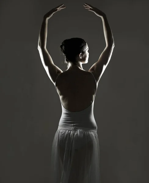 Schweigen Der Weiblichkeit Silhouette Einer Jungen Ballerina Die Vor Dunklem — Stockfoto