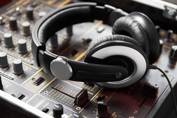 Music Way You Closeup Soundboard Headphones — Stock Photo, Image