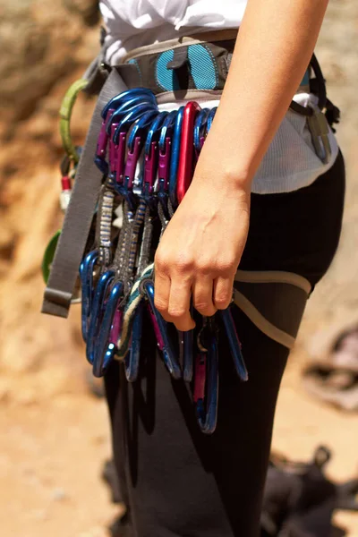 Preparing Herself Carabiners Attached Female Rock Climber — Stock Photo, Image