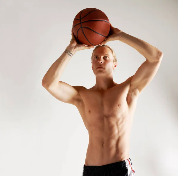 Profesyonel Bir Basketbolcu Olmayı Hayal Ediyor Basketbol Oynayan Yakışıklı Bir — Stok fotoğraf
