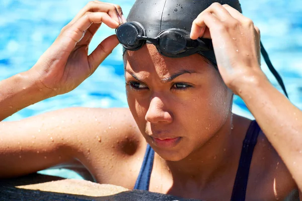 Nadar Sua Paixão Vida Jovem Nadadora Piscina Antes Começar Nadar — Fotografia de Stock