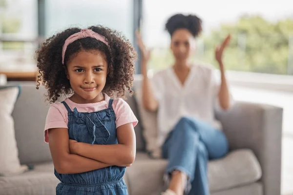 Combat Famille Mère Colère Enfant Conflit Dispute Désaccord Dans Salon — Photo