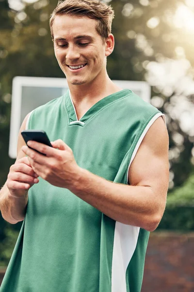 Gezondheid Fitness Man Met Telefoon Social Media Apps Surfen Internet — Stockfoto