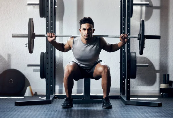 Levantamiento Pesas Gimnasio Hombre Fuerte Ejercicio Entrenamiento Cuerpo Entrenamiento Fitness — Foto de Stock